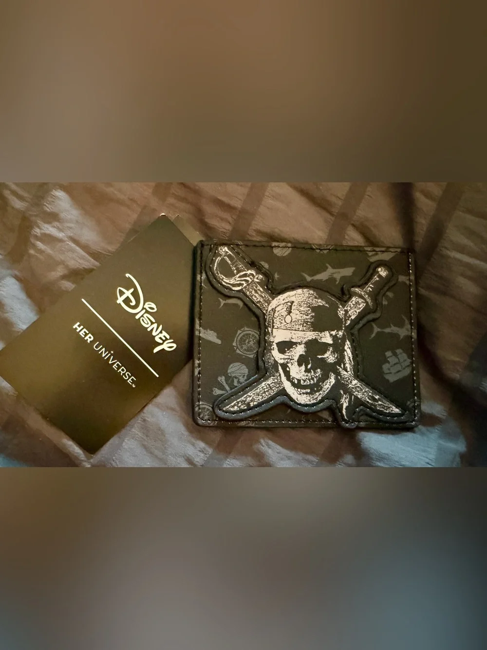 Her Universe Black Skull & Crossbones Men's Card Holder